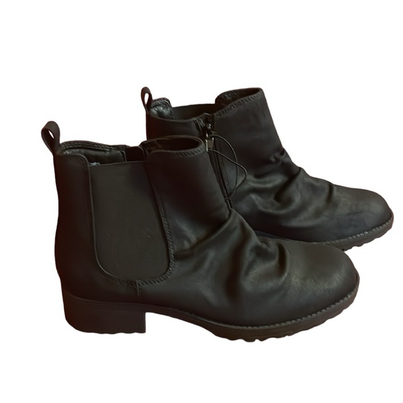 Anneliese women black, ankle boots w/ zipper sides. Has stretch side. Size 9M - Picture 2 of 10
